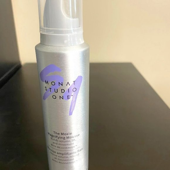 MONAT The Moxie Magnifying Mousse
